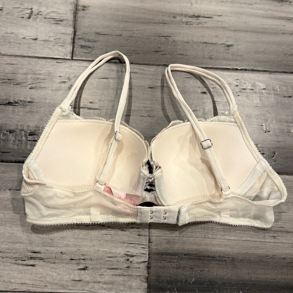 NWOT, Victoria's Secret Cream Lace Bra - Picture 5 of 7